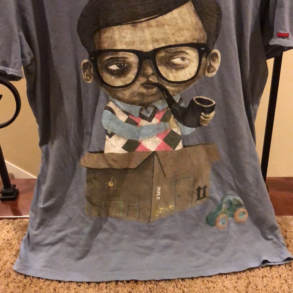 👕 Castro Tee - Picture 3 of 8